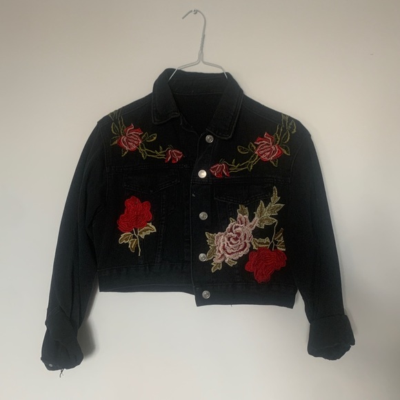 Floral embroidered cropped jean jacket - Picture 2 of 2